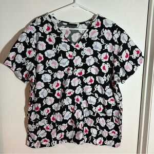 Cherokee black and‎ white floral scrub top